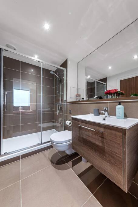 New Apartment 20 Mins From Waterloo London Bp36 Εξωτερικό φωτογραφία